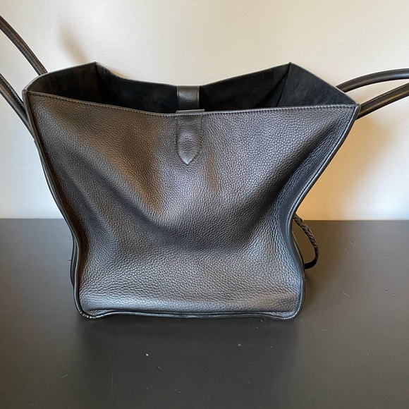 Celine Medium Luggage Phantom Tote - Picture 8 of 10